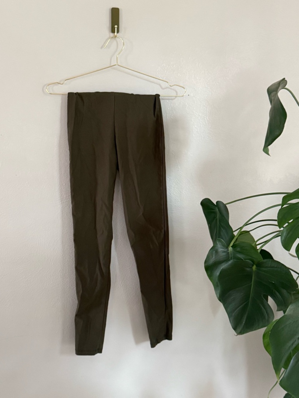 💖 3 for $20 bundle 💖Olive Green Slim Trousers